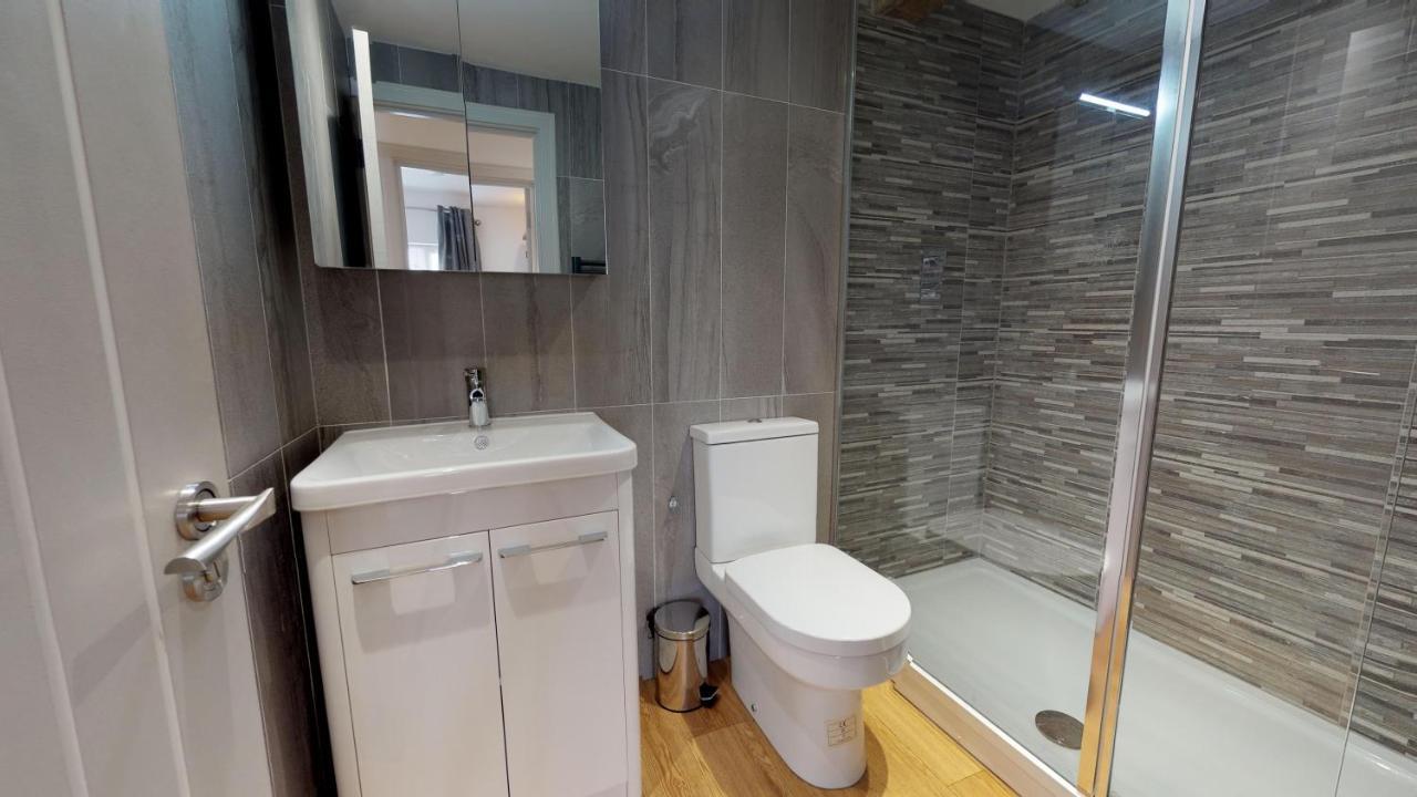 Custom House 2 Bed Apartments, The Barbican, *
