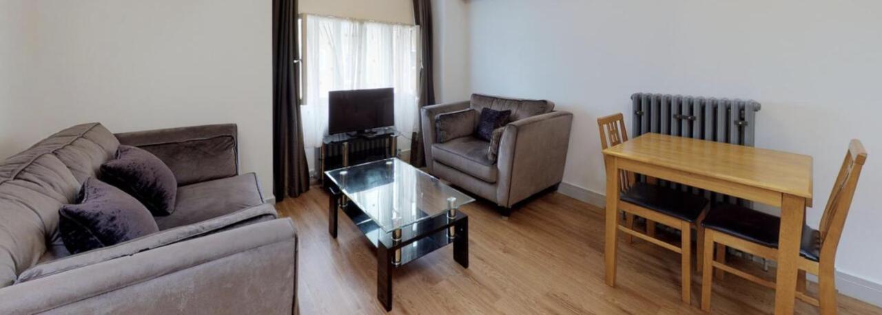 Custom House 2 Bed Apartments, The Barbican, Apartment *
