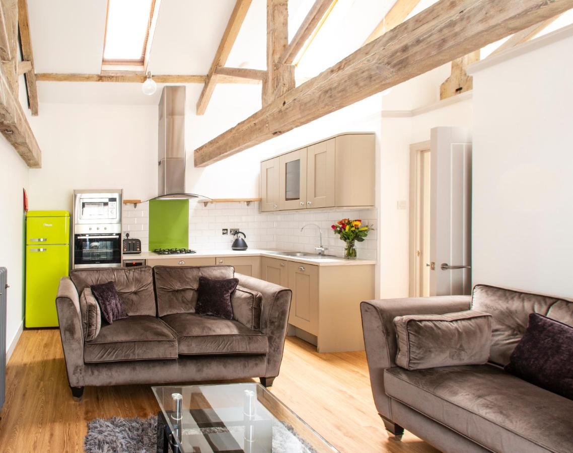 Custom House 2 Bed Apartments, The Barbican, Apartment *