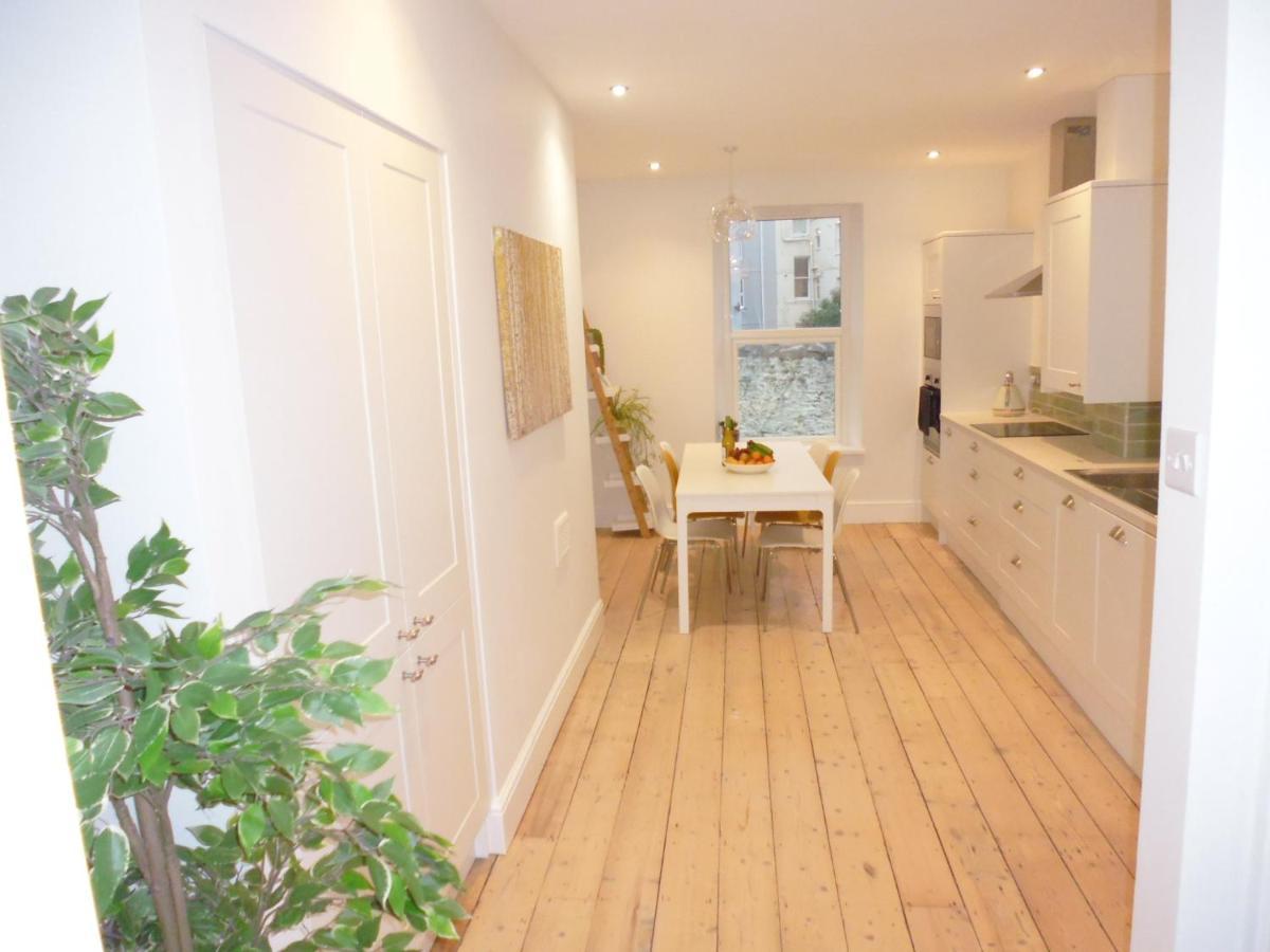 Stunning Townhouse At * Plymouth