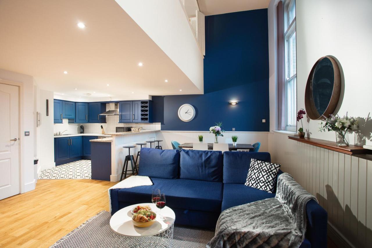 Central Duplex - Private Parking - Sleeps 6 - Habita Property Apartment *