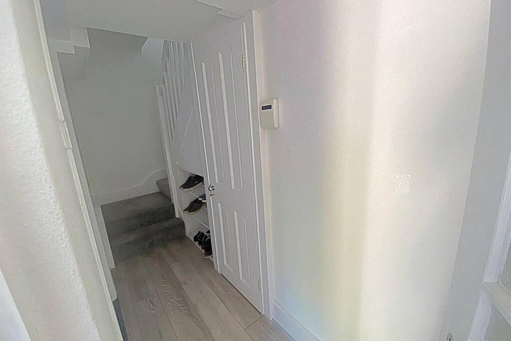 The Retreat @ The Old Smithy, Colebrook Village Apartment Plymouth