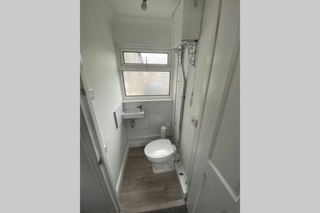 The Retreat @ The Old Smithy, Colebrook Village * Plymouth