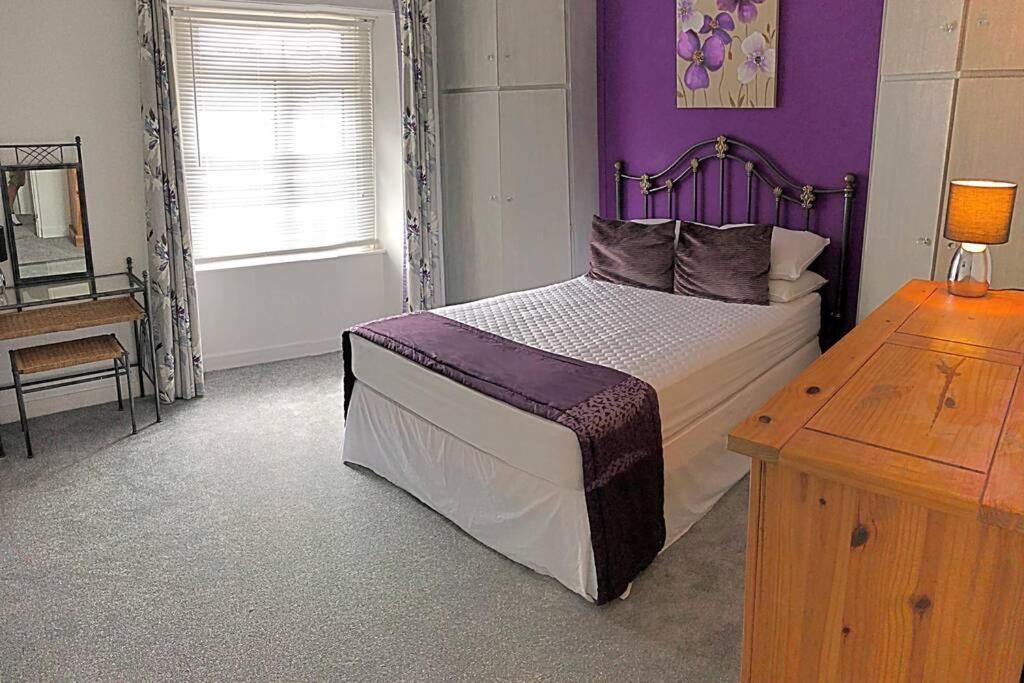 The Retreat @ The Old Smithy, Colebrook Village Apartment *
