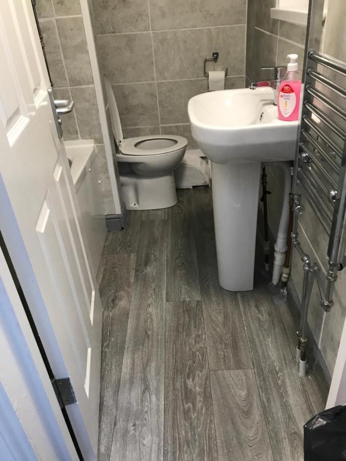 Apartment 2 Bedroom *