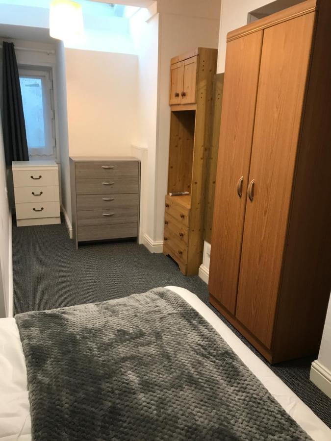 Apartment 2 Bedroom *