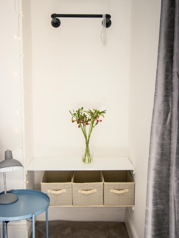 Central Georgian - Sleeps 5 - Private Parking - By Habita Property *