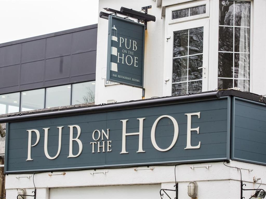 Pensão Pub On The