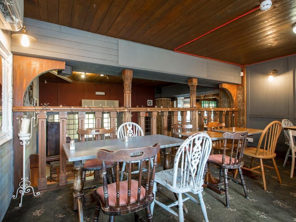 Pub On The