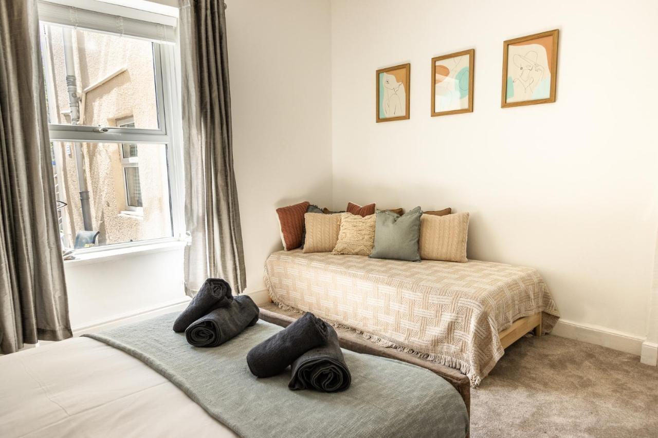 Central Georgian - Sleeps 5 - Private Parking - By Habita Property Apartment
