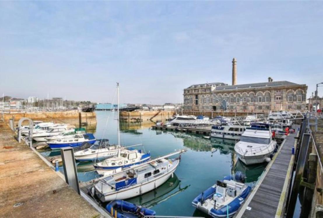 Royal William Yard: Luxury At The Bruce Apartment *