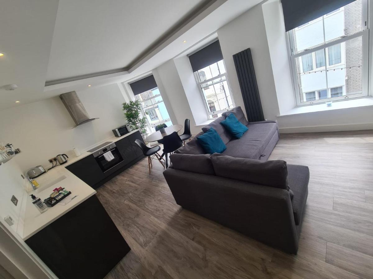 28 Harbour Lettings Luxury For Over 25s Apartment