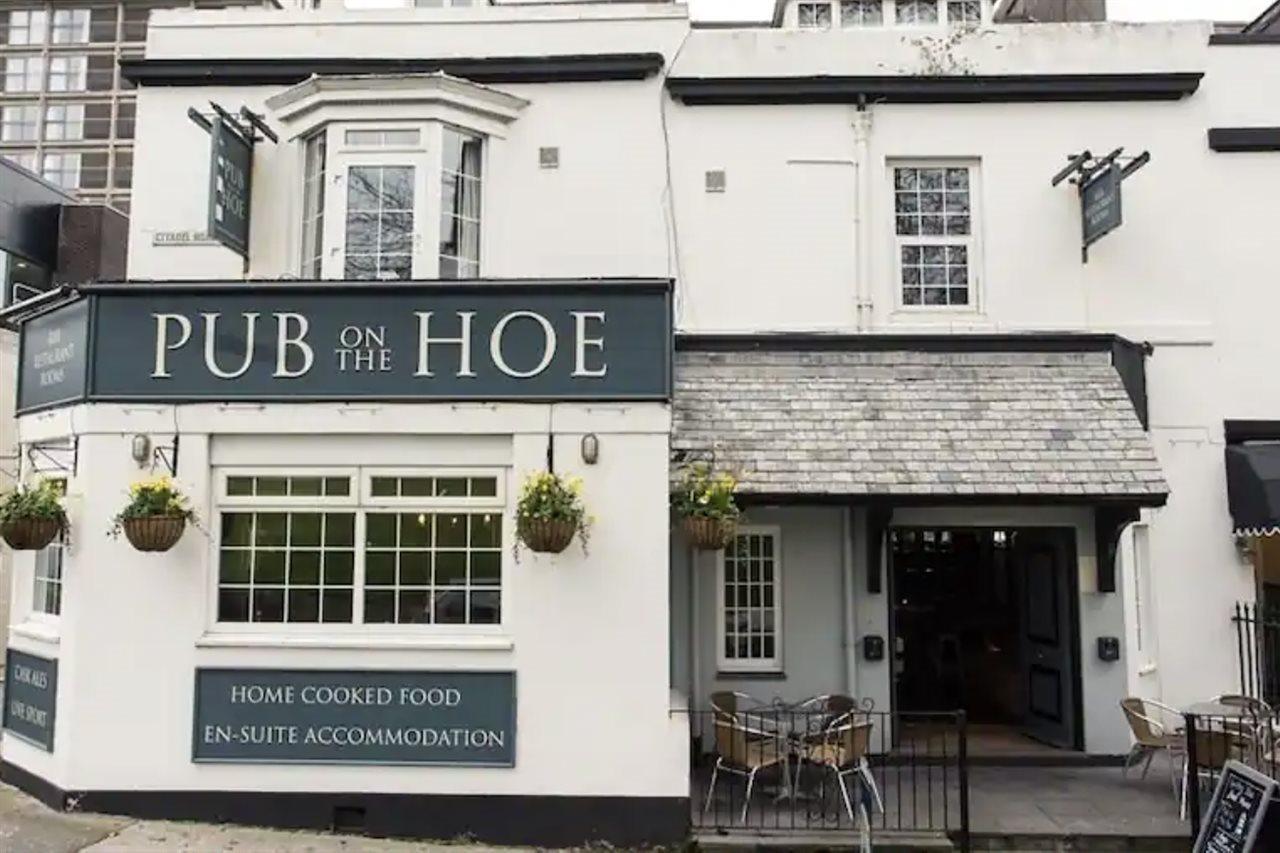 Pub On The Pensão Plymouth
