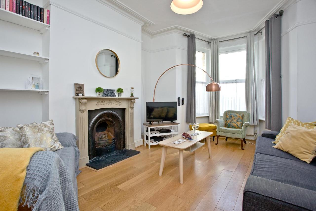 Central Plymouth House - Sleeps 6 - Pets Welcome