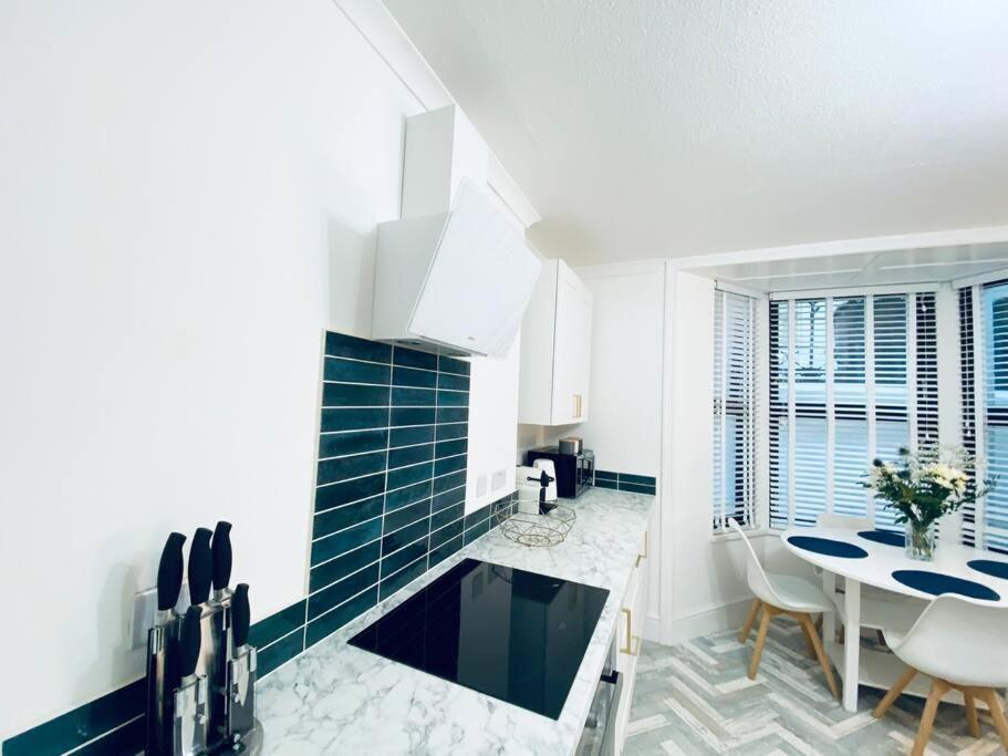 New 2 Bed, With Parking Apartment Plymouth