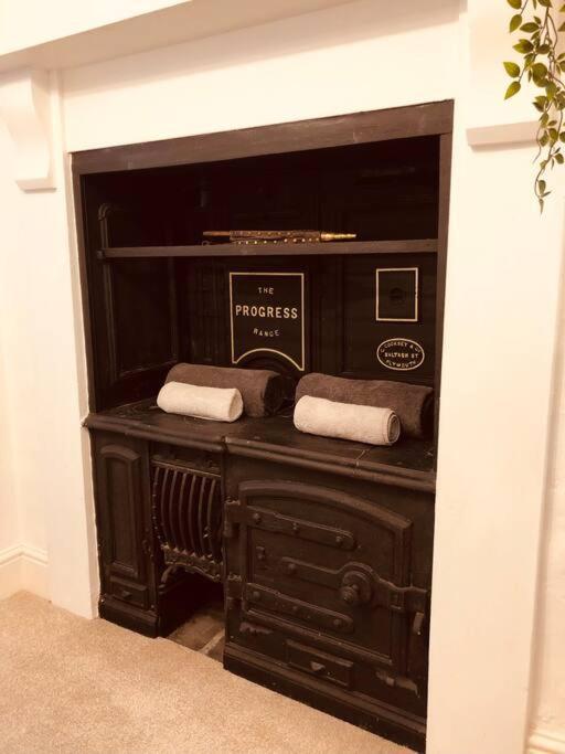 New 2 Bed, With Parking *