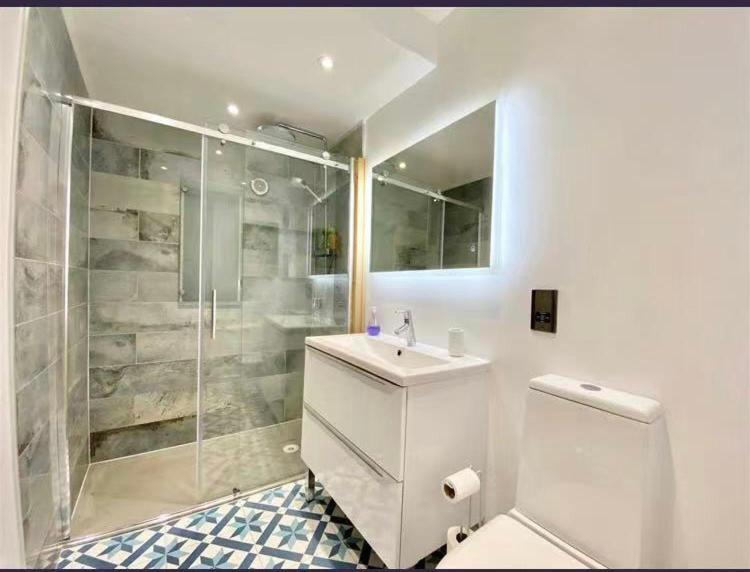 Hoe - Stunning 2 Bedroom Lower Ground Floor * Plymouth