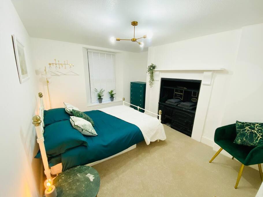 Apartment New 2 Bed, With Parking Plymouth