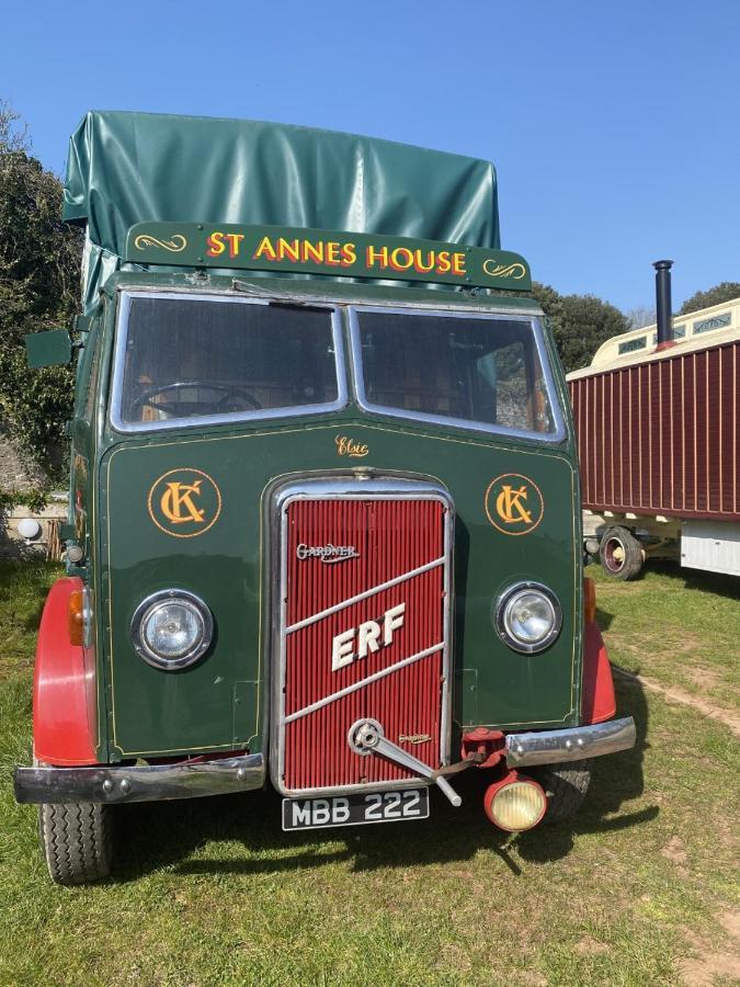 Country house Rare 1954 Renovated Vintage Lorry - Costal Location *