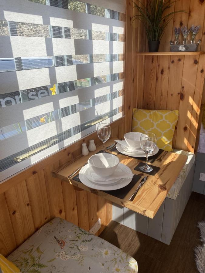 Shepherd's Hut At St Anne's - Costal Location *