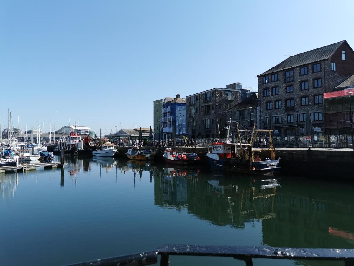 Beautiful 2-bed Seaview In Apartment