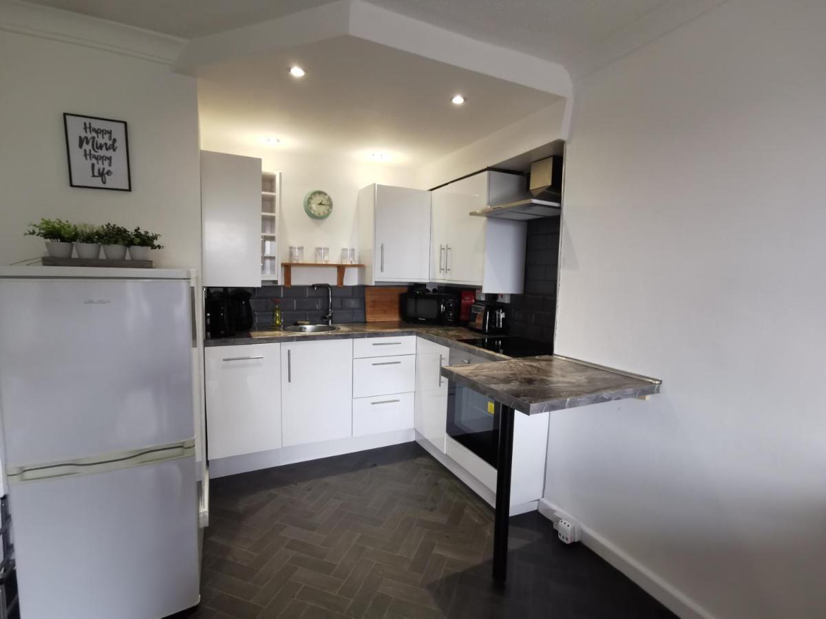 Apartment Beautiful 2-bed Seaview In