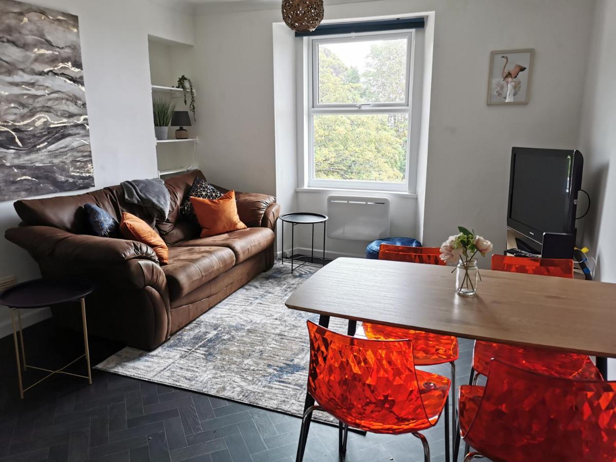 Apartment Beautiful 2-bed Seaview In