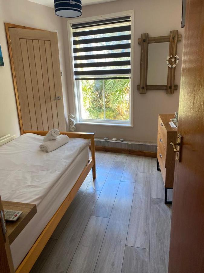 Guest house Island Since 1835 Barbican, Free Limited Parking, Dogs Friendly , Perfect For Ferry Terminal 2*
