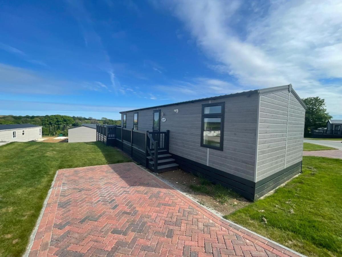 Luxury 6 Bed With Hot Tub Lodge *