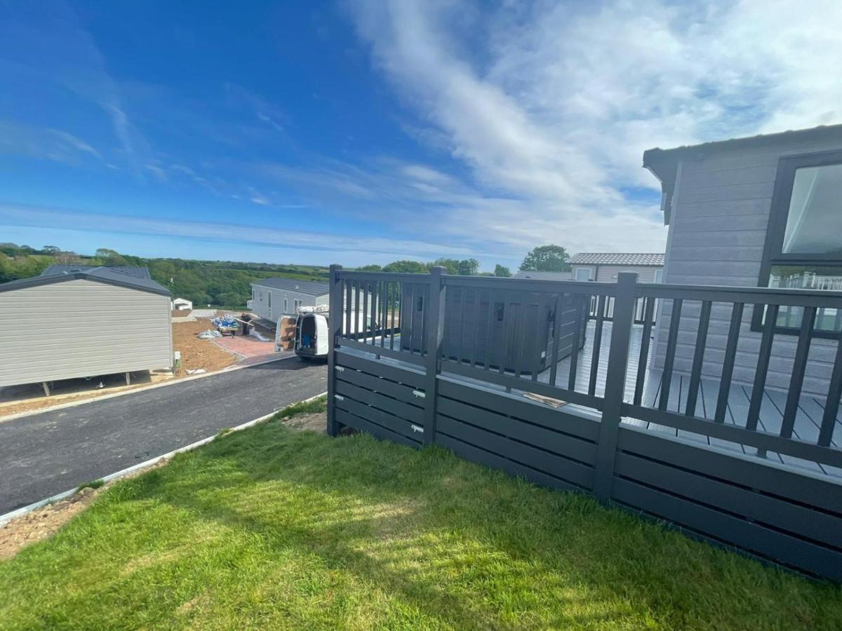 Luxury 6 Bed With Hot Tub Plymouth