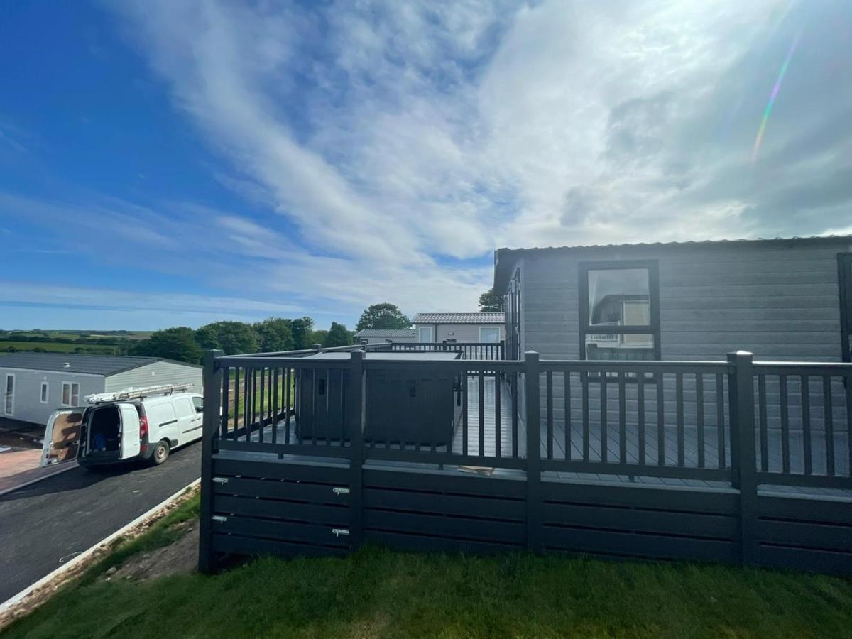 Luxury 6 Bed With Hot Tub Alojamento Plymouth