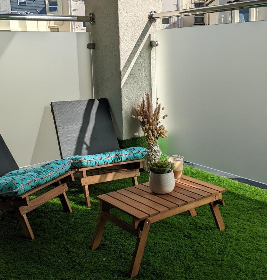 Brand New Large Flat By The Sea With Free Parking * Plymouth