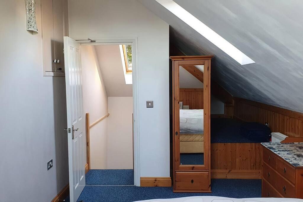 Apartment Stylish, Comfortable With Balcony Plymouth