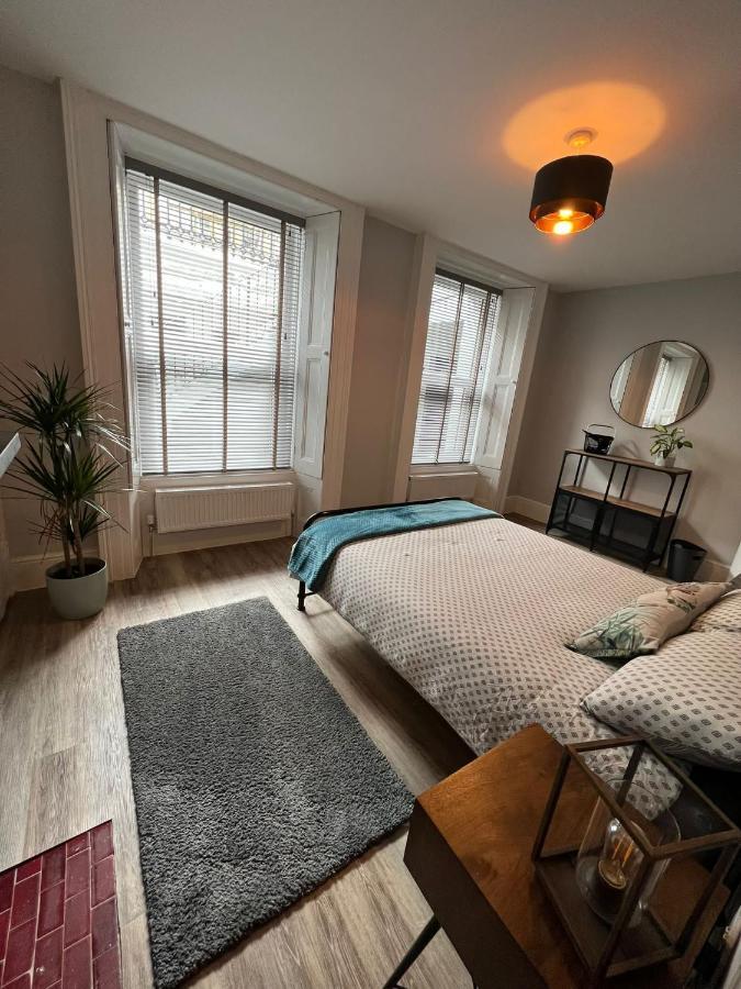 Two Bed Garden On The Apartamento