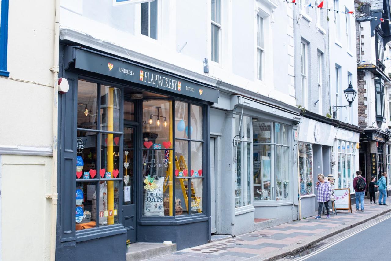 Heart Of Barbican 5 Bedroom 4 Bathroom Boutique House With Roof Terrace Holiday home Plymouth