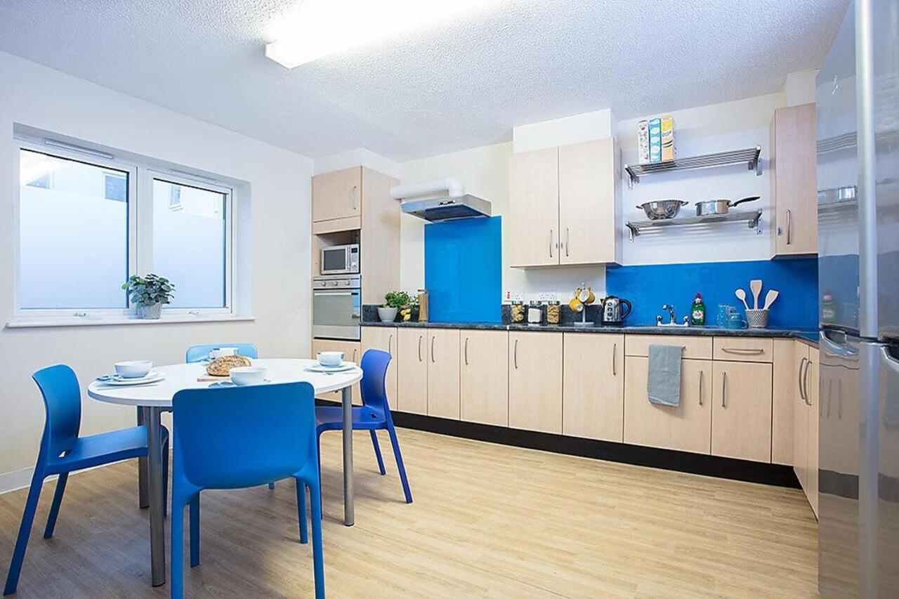 Bright Ensuite Rooms, - Sk * Plymouth