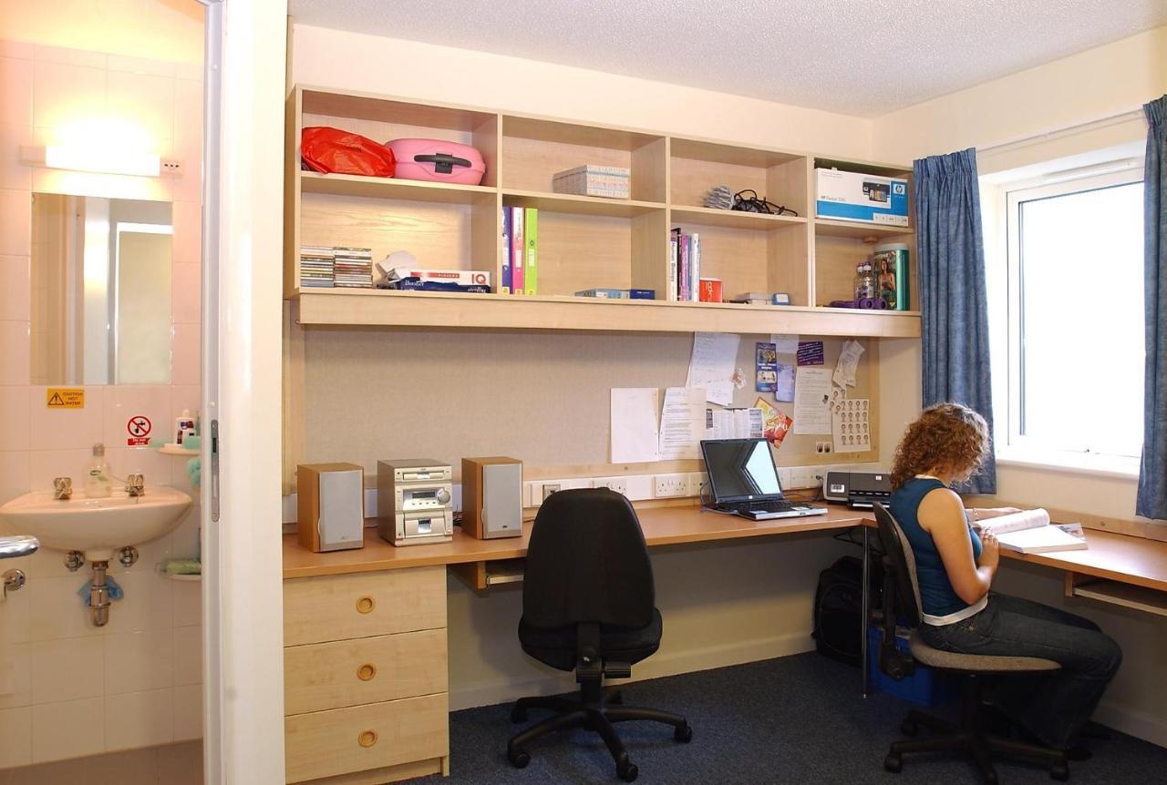 Bright Ensuite Rooms, - Sk *
