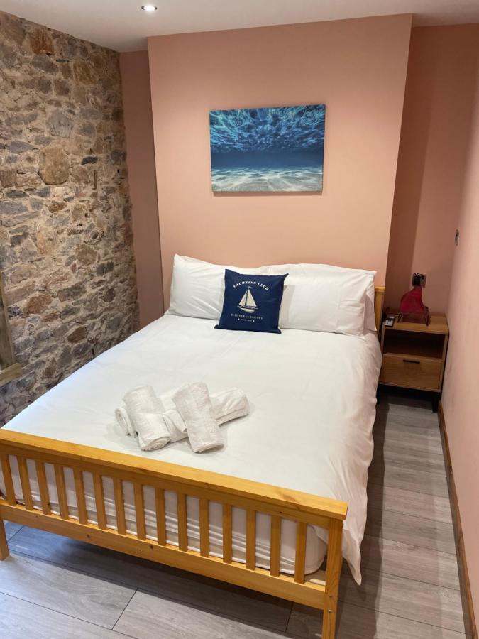 Guest house Island Since 1835 Barbican, Free Limited Parking, Dogs Friendly , Perfect For Ferry Terminal Plymouth