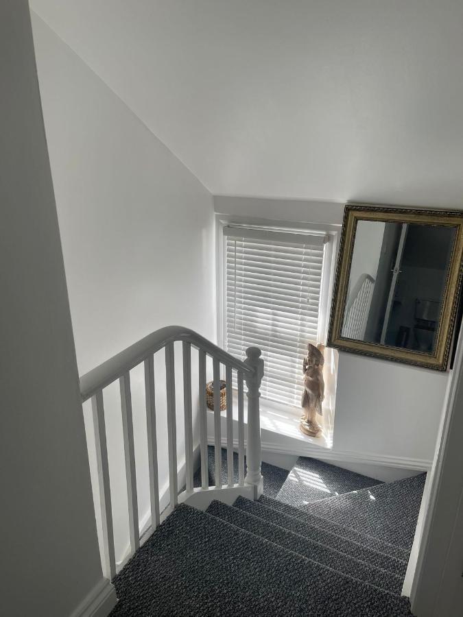 Self Contain On The Barbican 3 Bed Apartment Plymouth