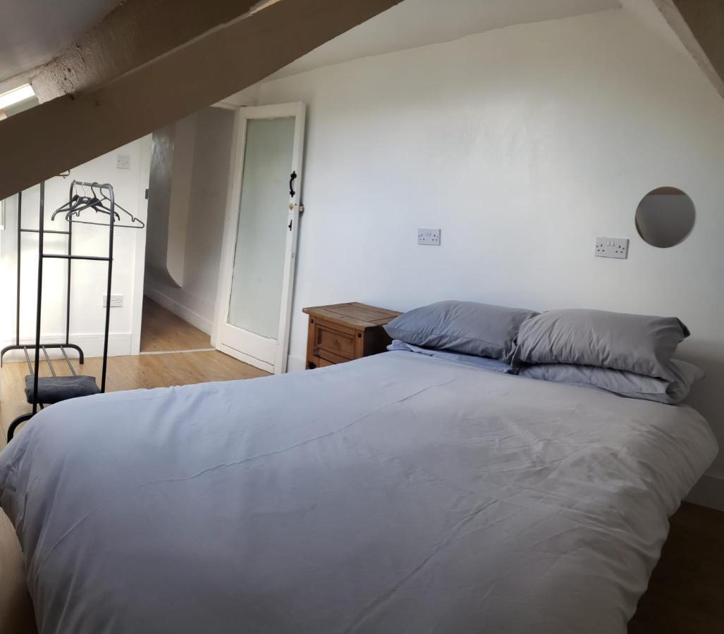 74 Alma Road Free Parking * Plymouth