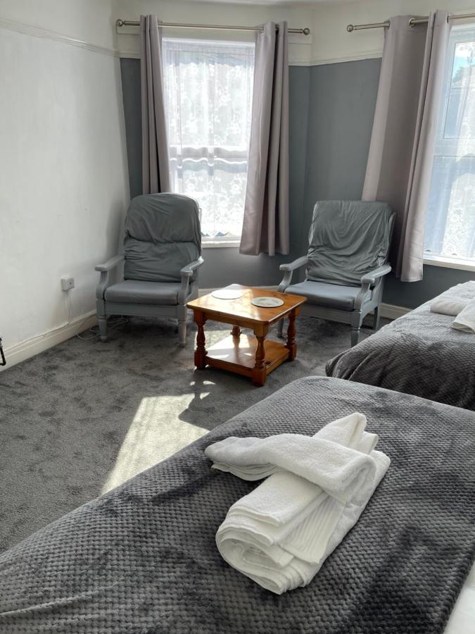 Apartment H &p *