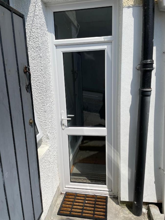 Great 2 Bedroom Flat Apartment *