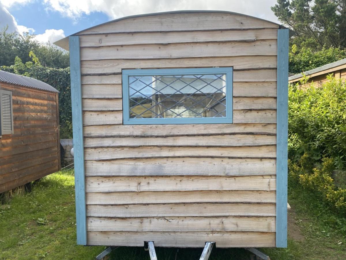 Modern Shepherd's Hut At St Anne's Country house