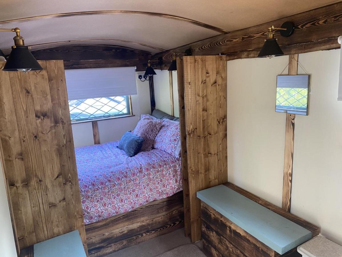 Country house Modern Shepherd's Hut At St Anne's *