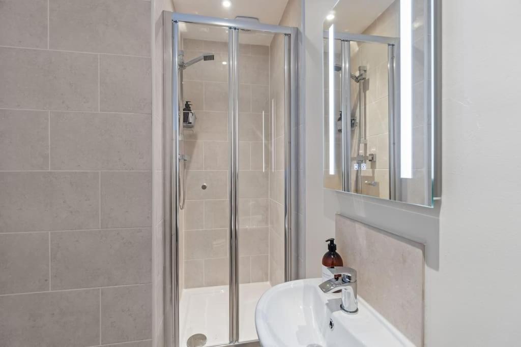 Charming Sea Haven House, Close To The Marina