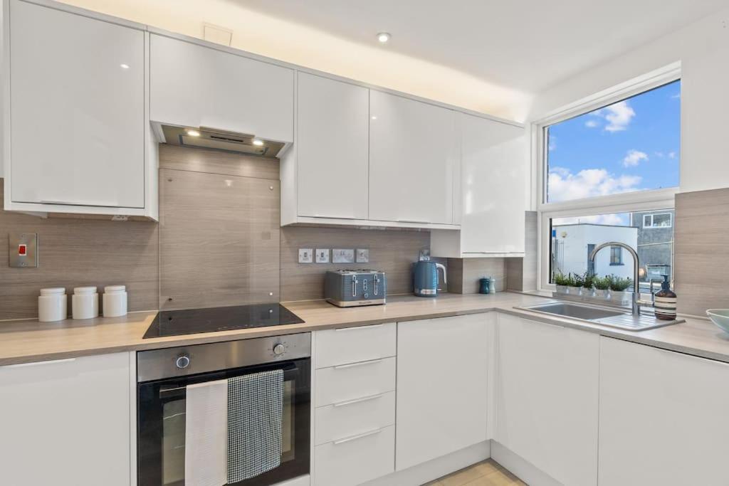 Charming Sea Haven House, Close To The Marina