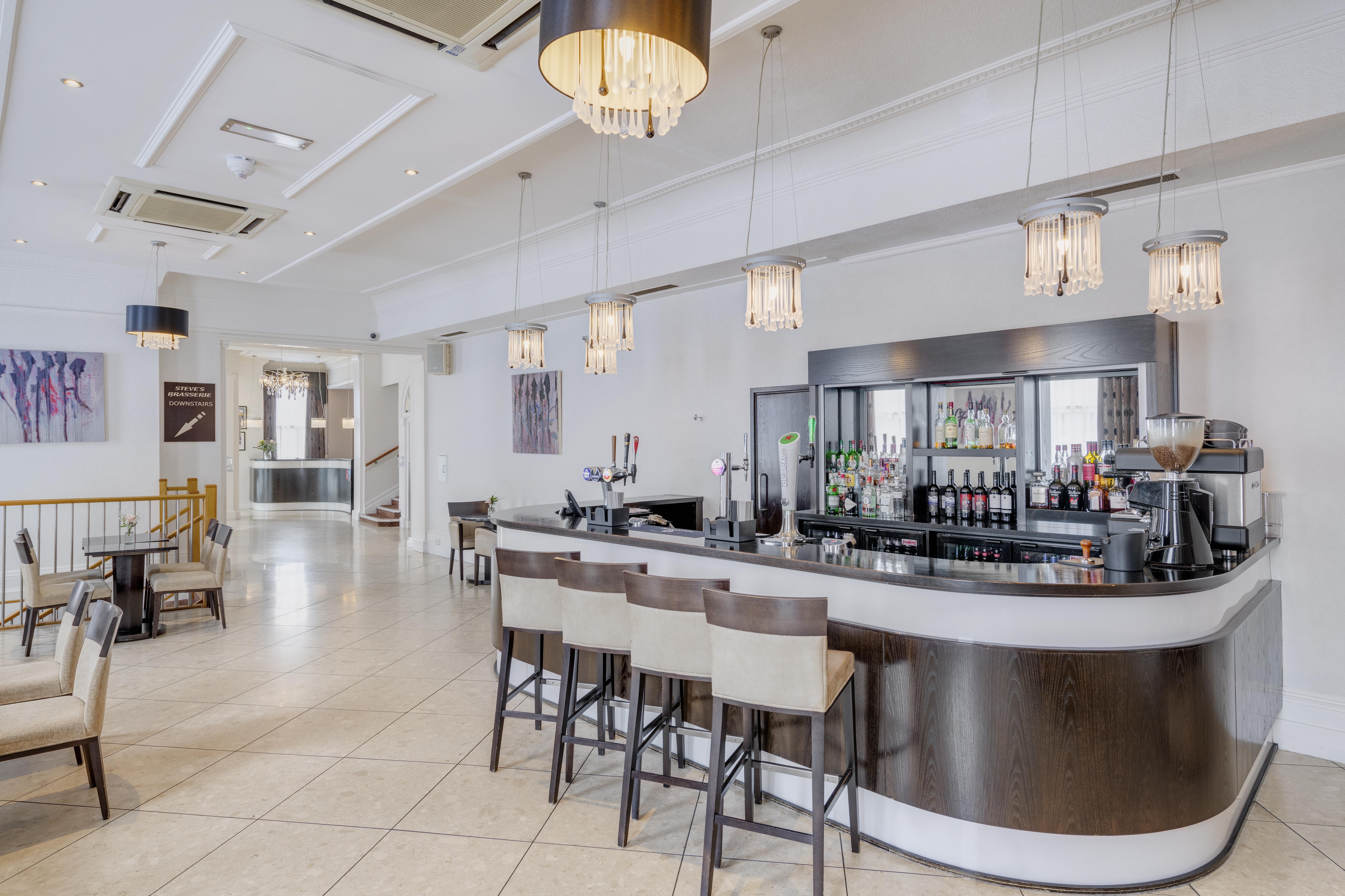 New Continental Hotel; Sure Collection By Western 3*