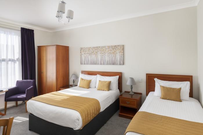 New Continental Hotel; Sure Collection By Western Hotel 3*