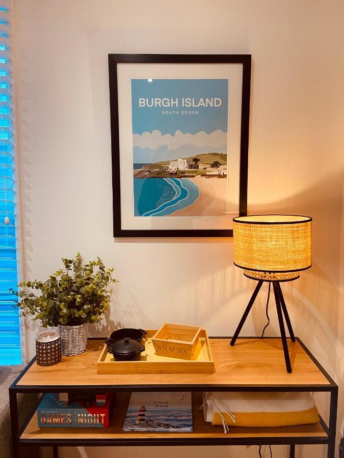 On The & Coastal Path With Free Parking Apartment