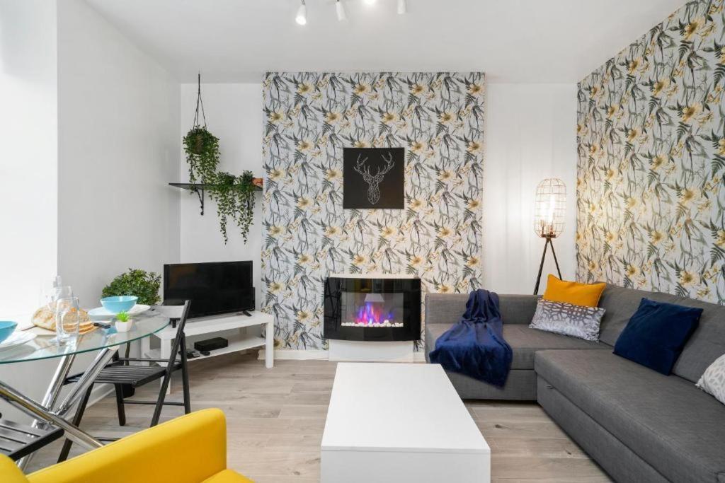 Fashionable In - Sleeps 4 * Plymouth